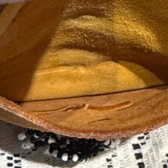 Vintage Leather Pouch with Beaded Design and Fringe - Picture 6 of 8